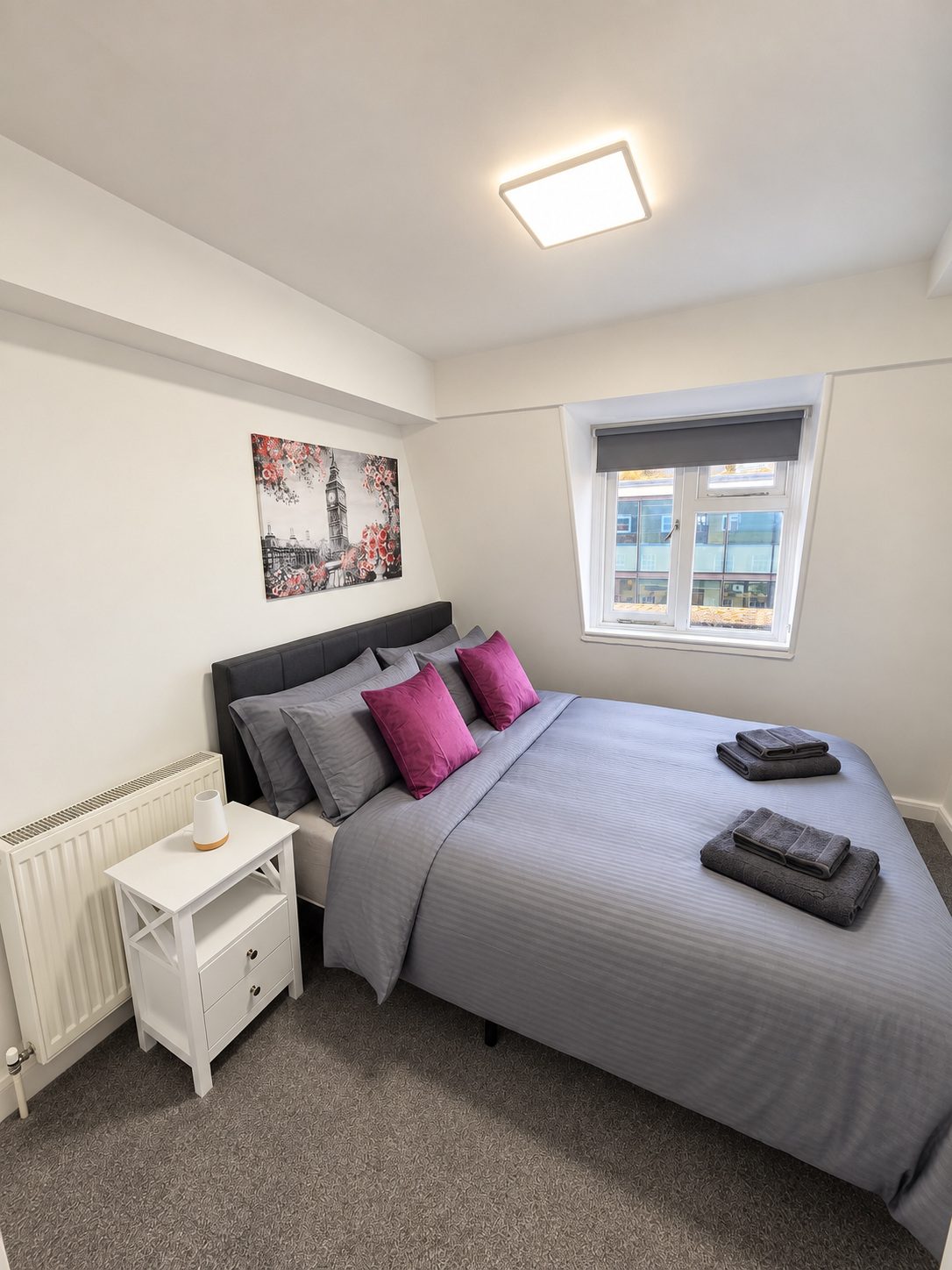 Double bedroom with window